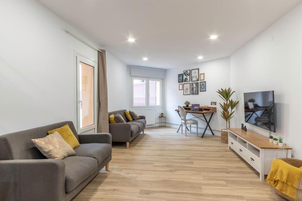 Apt In The Old Town With Cool Terrace!! Private Parking Більбао Екстер'єр фото